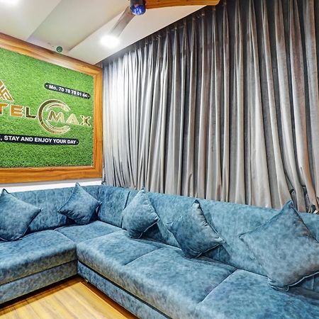Hotel O Max Σουράτ Εξωτερικό φωτογραφία