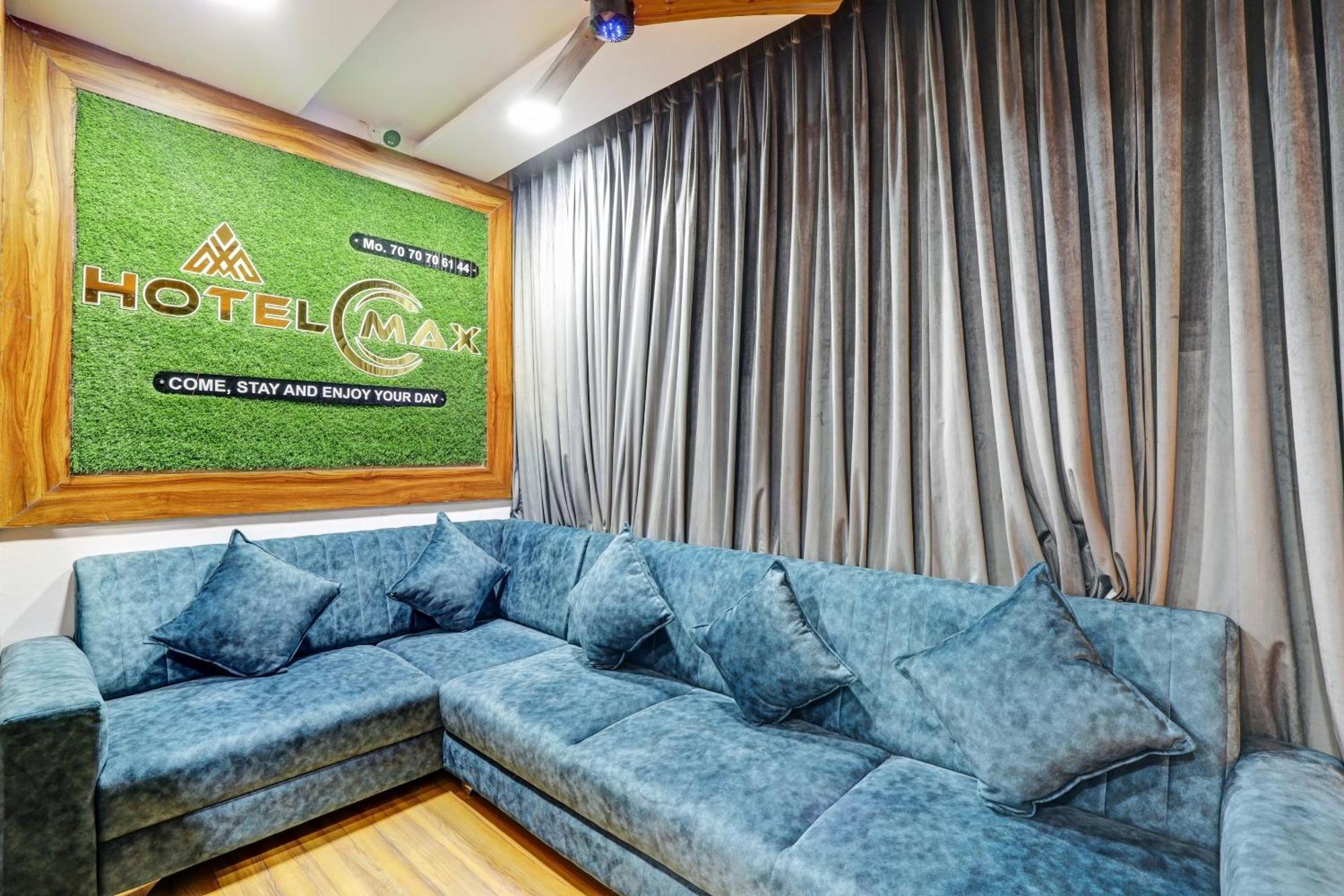 Hotel O Max Σουράτ Εξωτερικό φωτογραφία