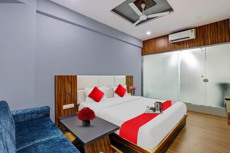 Hotel O Max Σουράτ Εξωτερικό φωτογραφία