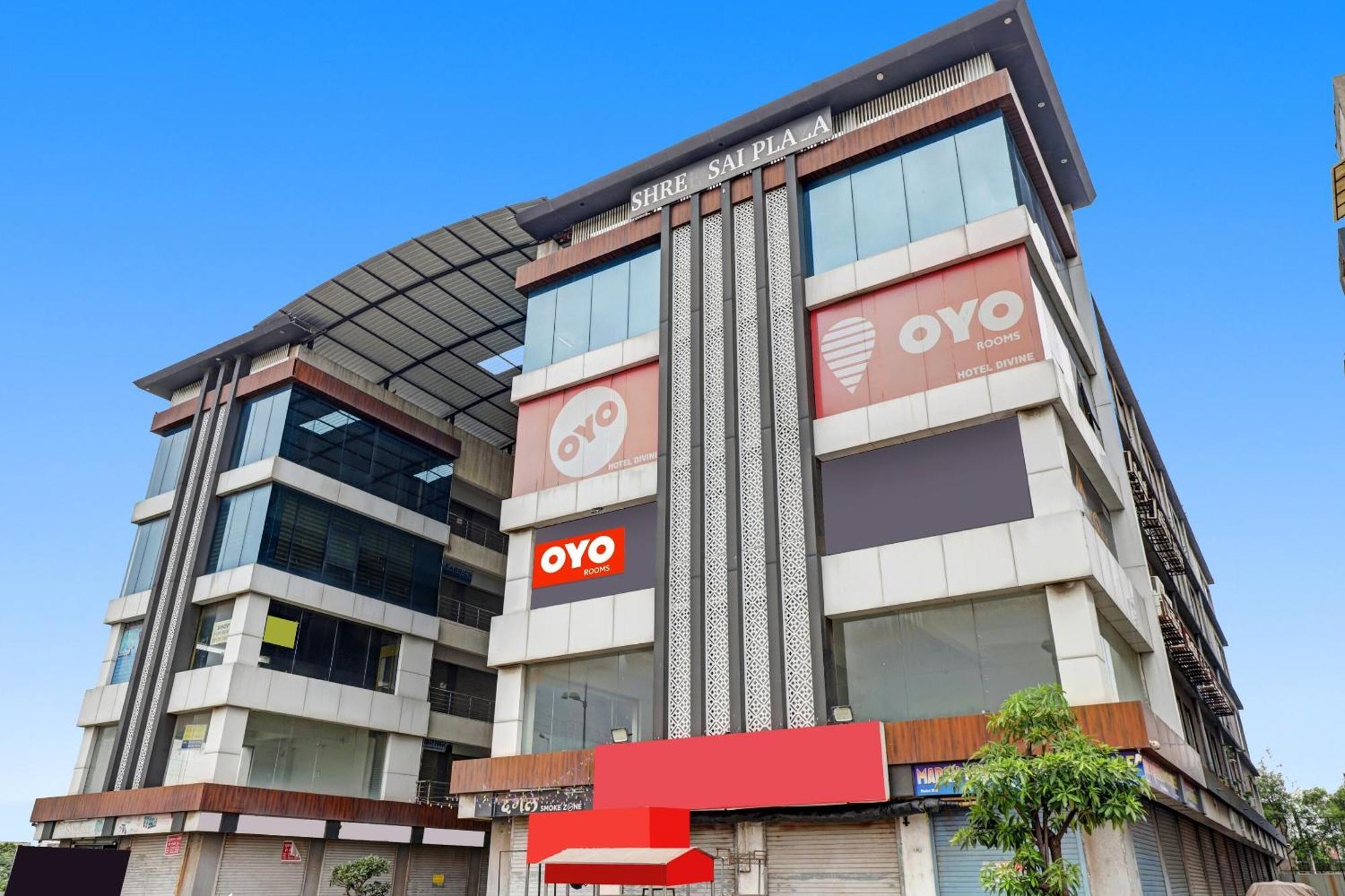 Hotel O Max Σουράτ Εξωτερικό φωτογραφία